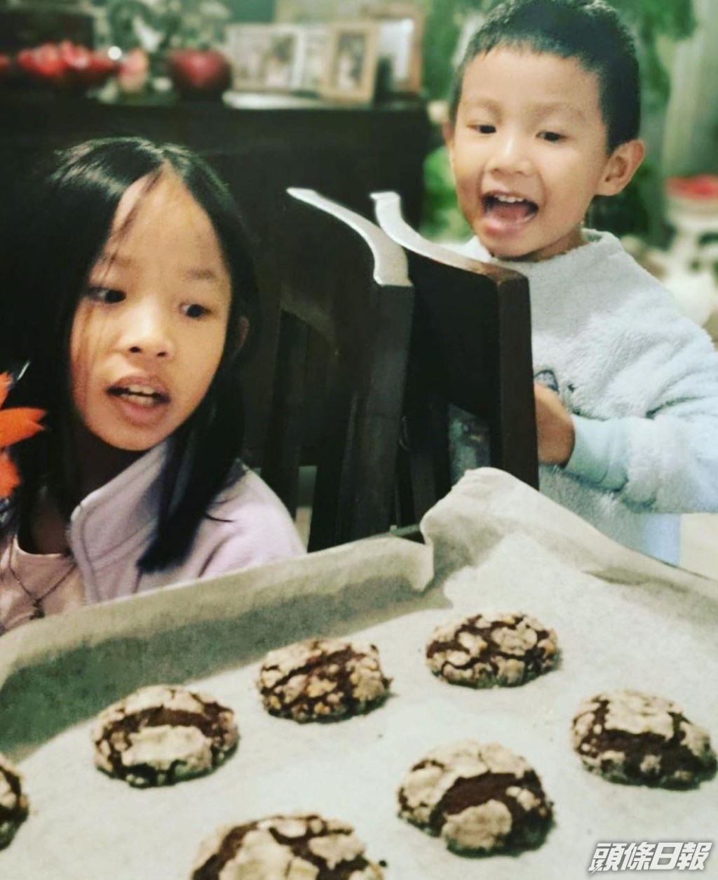 子女留家上網課令蔣怡好頭痛。